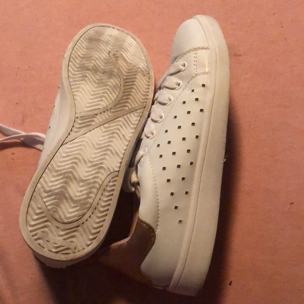 Shoes - Picture 4 of 4